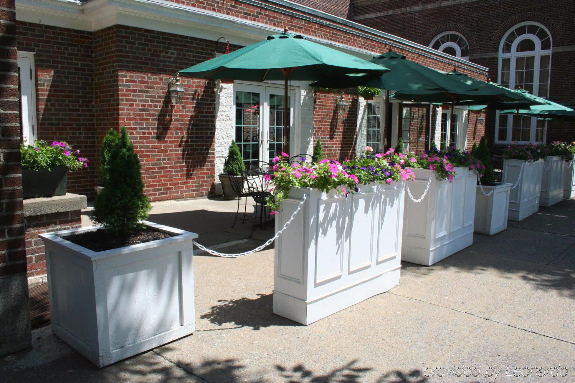 The Queensbury Hotel Glens Falls Exterior photo